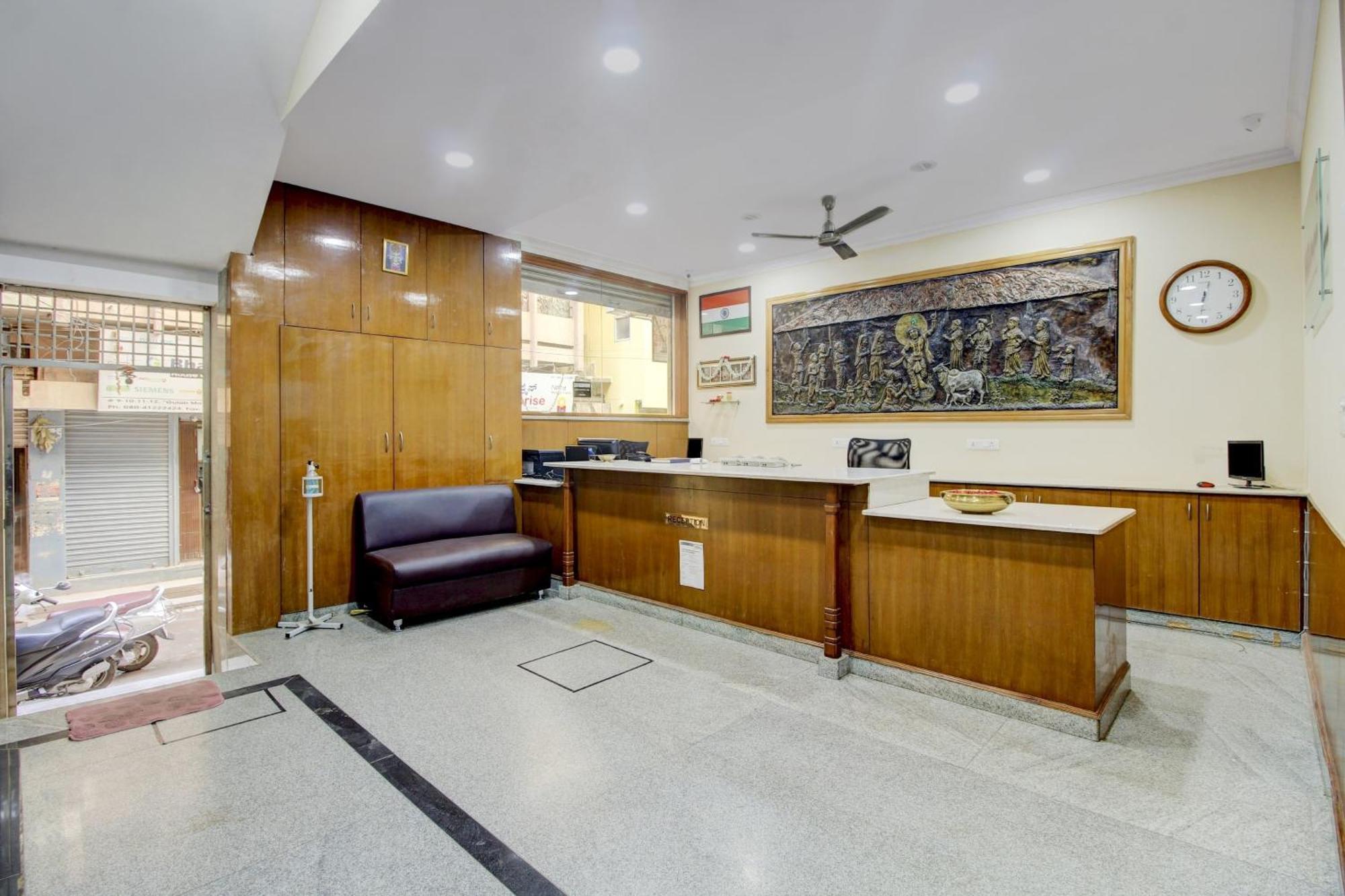Super Hotel O Nar Comforts Near Ksr Railway Station Бангалор Экстерьер фото