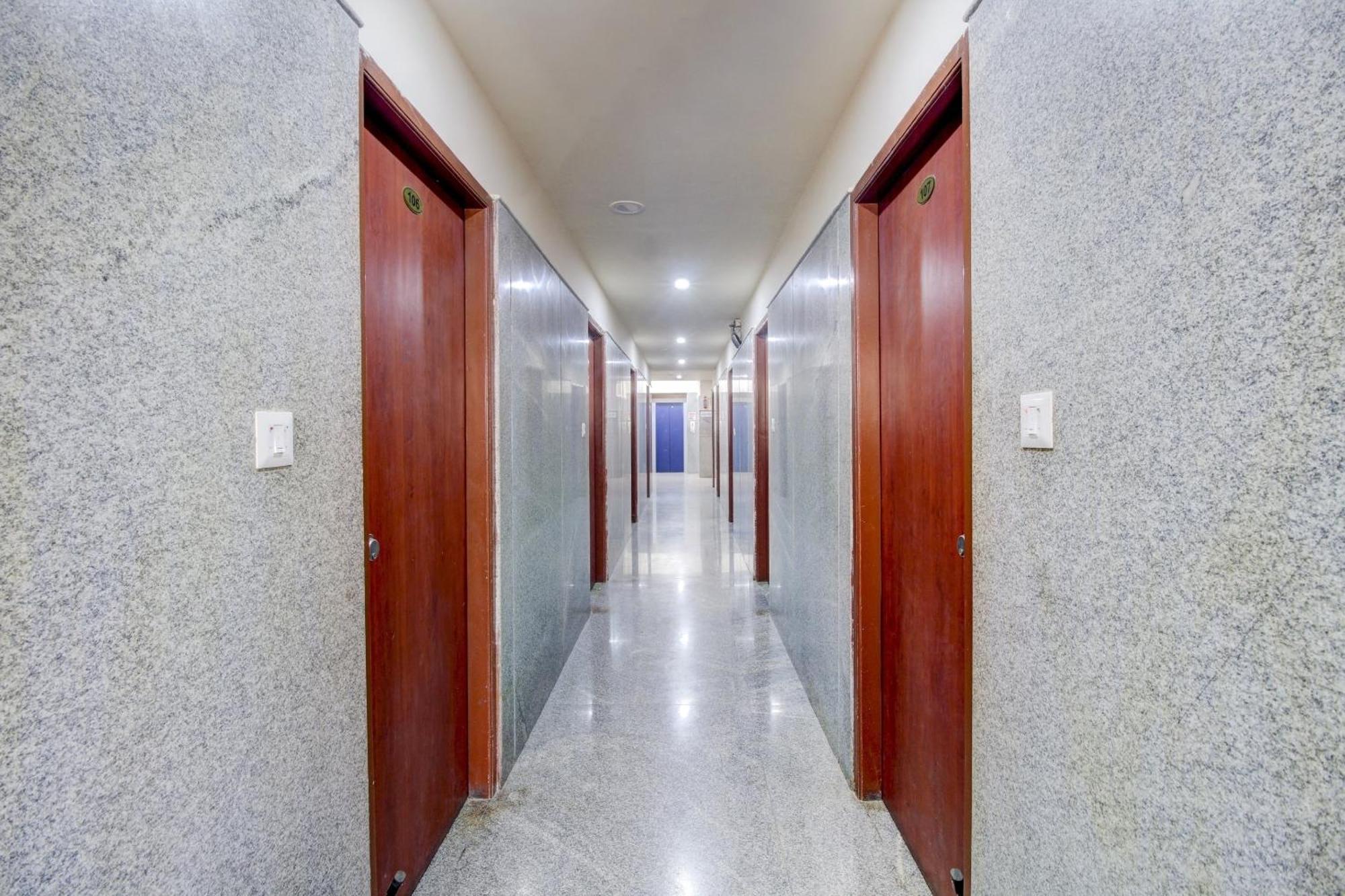 Super Hotel O Nar Comforts Near Ksr Railway Station Бангалор Экстерьер фото